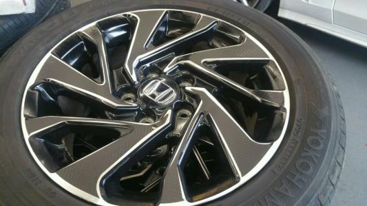 汽车换车胎多少钱