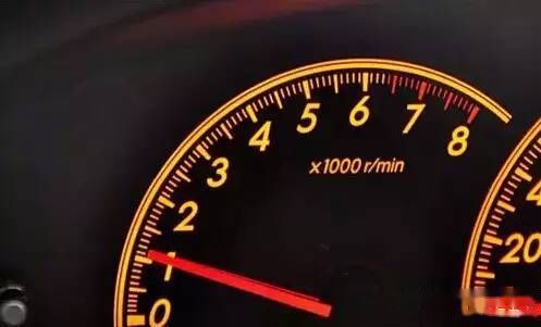 汽车转速多少转伤车门