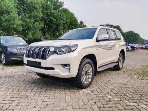 汽车霸道多少钱