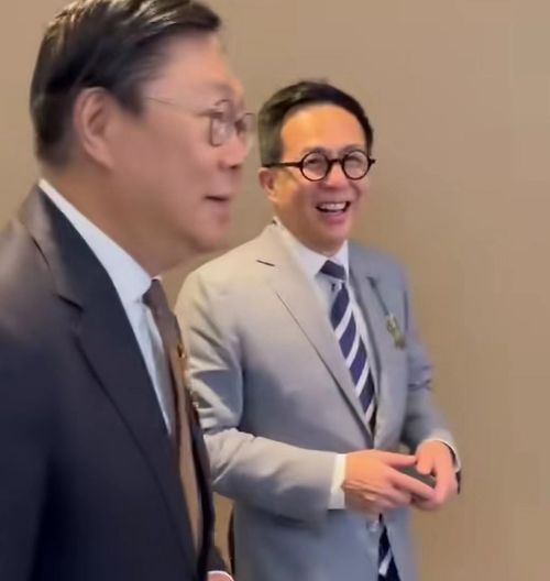 久未公开露面的刘强东现身香港