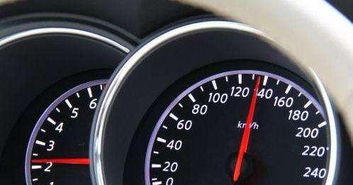 汽车转速多少算低扭转