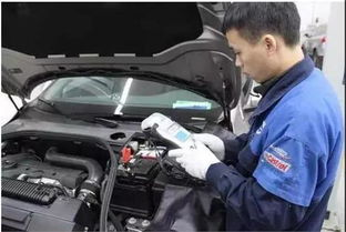 汽车启动瞬间电压多少