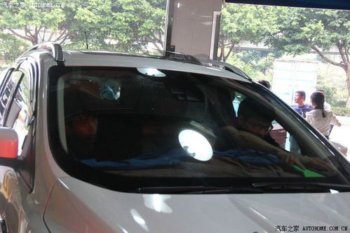 给汽车车窗贴膜多少钱