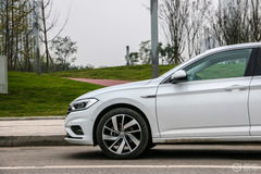 速腾汽车胎压多少合适