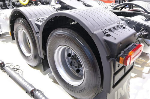 塔城汽车修复多少钱