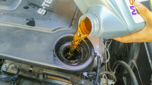 汽车机油多少才合适