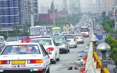 成都小汽车年审多少钱