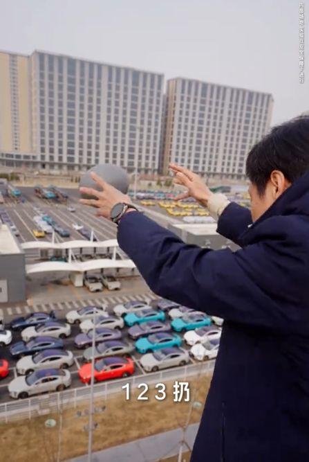 雷军6楼扔西瓜 为什么西瓜完好无损? 雷军6楼扔西瓜 为什么西瓜完好无损?