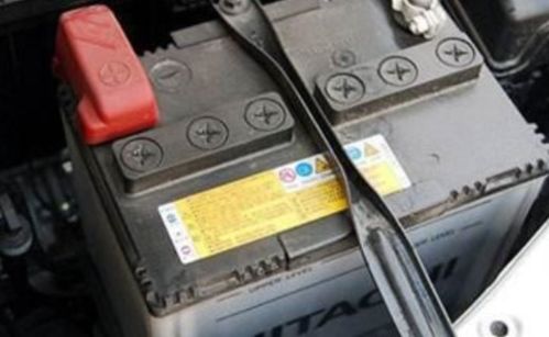 汽车电瓶哪里看多少安