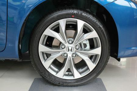 汽车左前轮离地间隙多少 汽车左前轮离地间隙多少