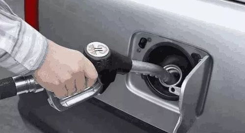 低速汽车油箱多少升的