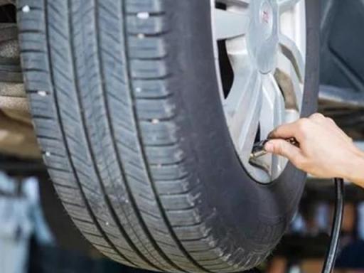 汽车胎气压打多少合适