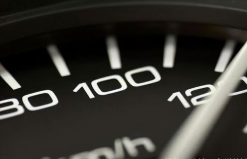 汽车熄火后转速多少合适