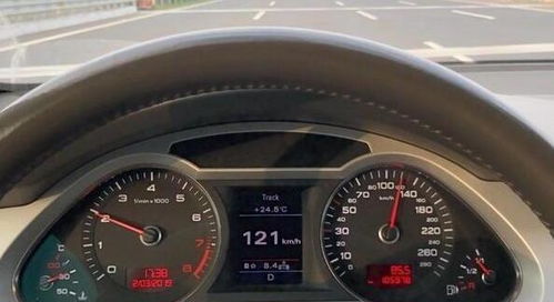 汽车在行驶中转速多少