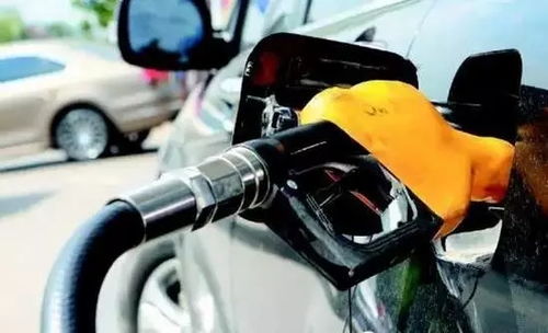 汽车有多少油时加油最好