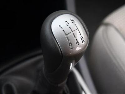 小汽车共有多少档位啊