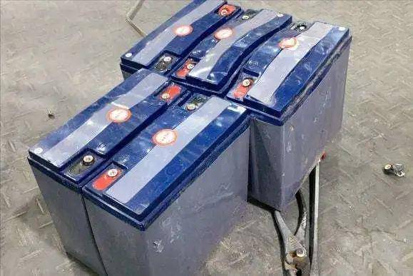 新汽车电瓶多少电压充电