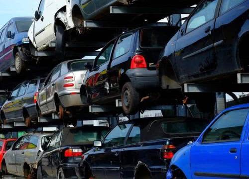 汽车能开多少年报废