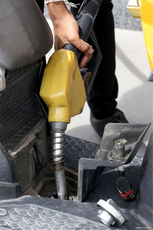 小汽车油箱加满是多少升