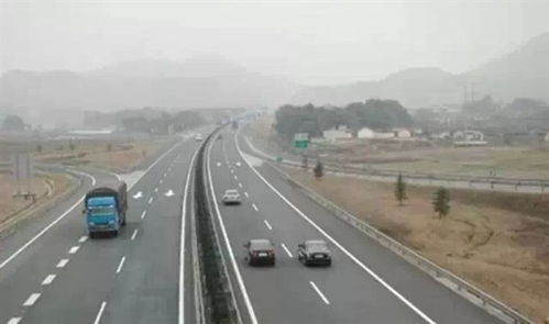 汽车上高速汽压多少正常