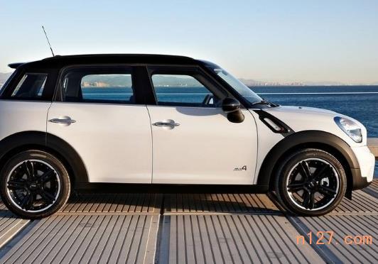 蔚蓝汽车首付多少钱啊