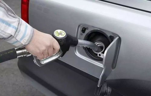 汽车油箱重量是多少