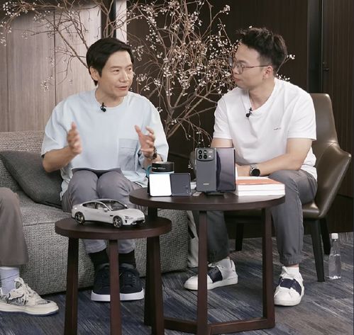 雷军测试SU7 Ultra刹停贡献表情包