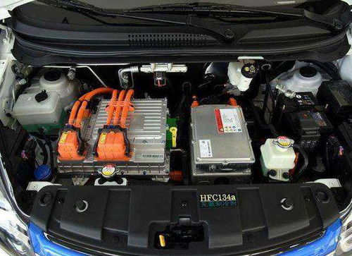 汽车电瓶电压是多少伏