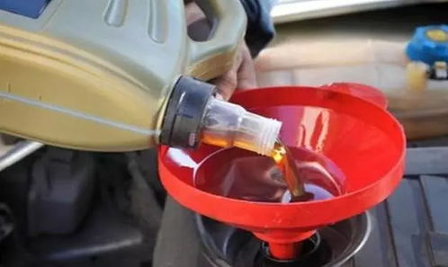 汽车保养机油加多少升