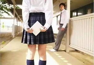 穿红裙女大学生失联 手机遭格式化 穿红裙女大学生失联 手机遭格式化