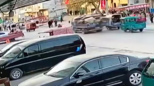 汽车被人碰伤多少钱