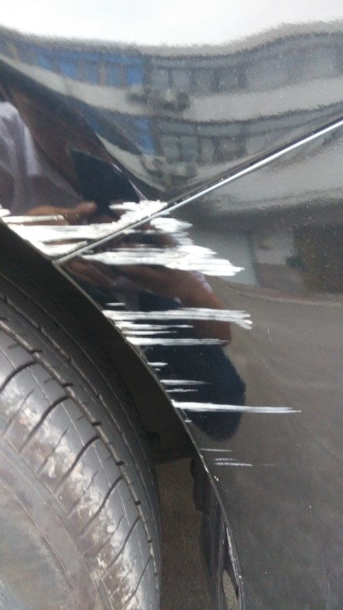 汽车刮伤多少钱补漆