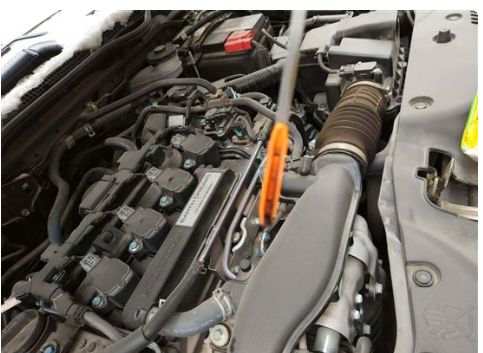 汽车机油加一次多少钱