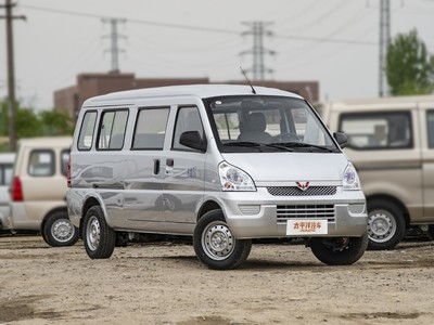 五菱荣光汽车电压是多少