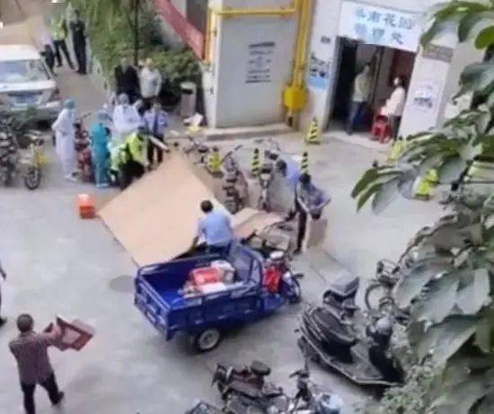 四川一快递员被高空坠物砸中身亡