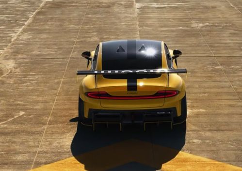 小米SU7Ultra时速150撞飞电动车