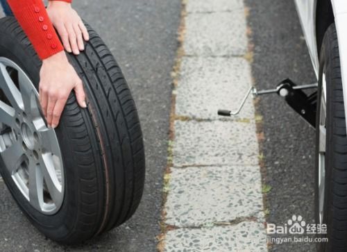 汽车备胎开多少公里换胎