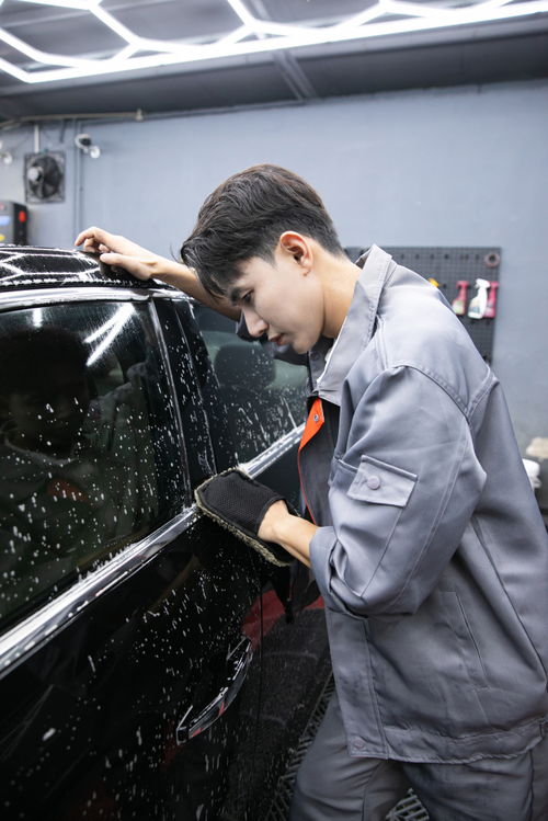 汽车美容师傅工资多少