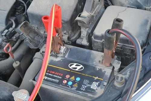 汽车电瓶有多少电