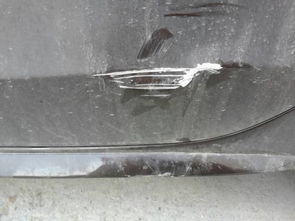 汽车门擦伤多少钱