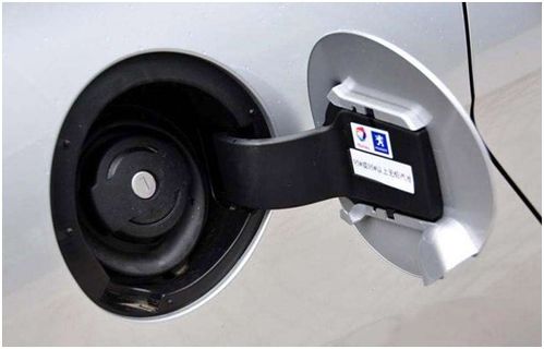 汽车油箱里能有多少空气