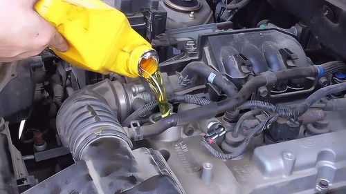 给汽车机油换油多少钱 给汽车机油换油多少钱