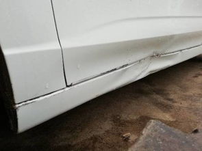 汽车门撞凹了修多少钱 汽车门撞凹了修多少钱