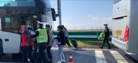 高速公路汽车内气压多少