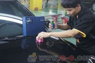 汽车美容师傅多少钱