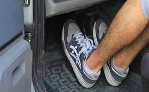 汽车踩刹车转速多少正常 汽车踩刹车转速多少正常