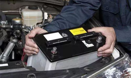 汽车电瓶里面有多少层