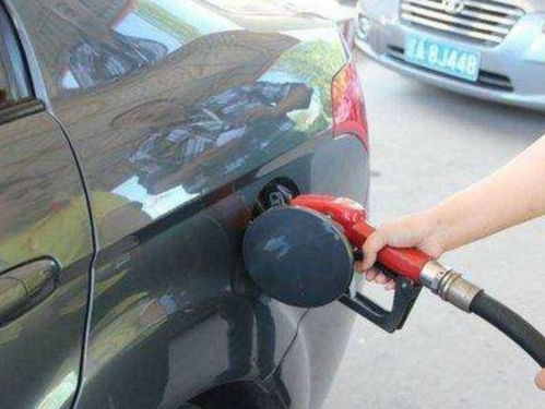 汽车加满油得多少升油