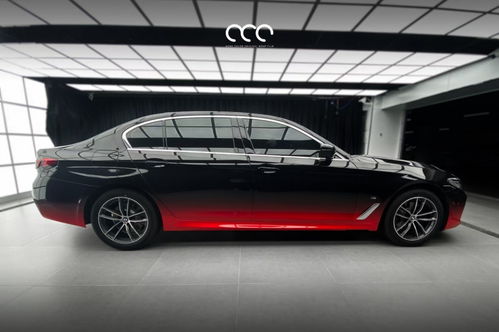 黑色渐变汽车膜价格多少