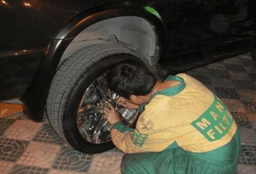 汽车扎上钉子补胎多少钱